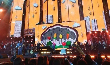 因?yàn)橛心悖拇娓屑?></div>
                            <div   id=